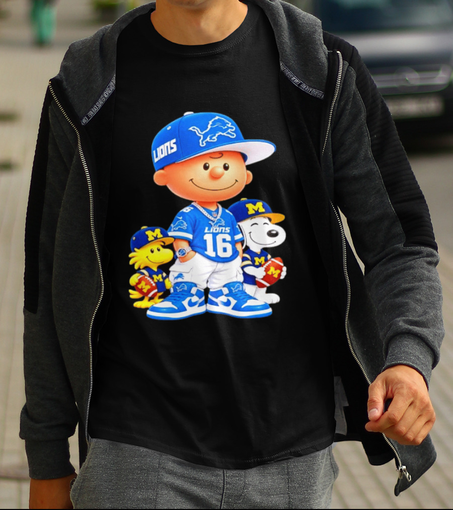 Charlie Brown Snoopy Woodstock Detroit Lions Michigan Wolverines Football Fan 16 T-Shirt