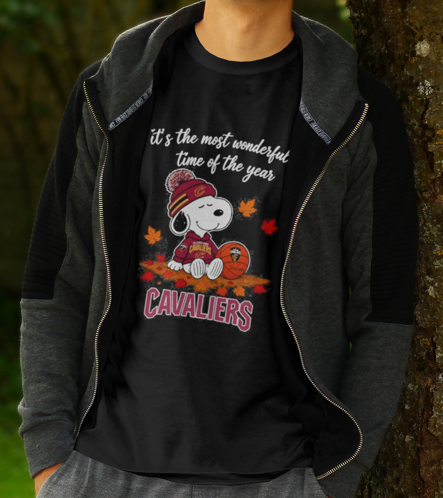 Cleveland Cavaliers Snoopy It's The Most Wonderful Time Of The Year Autumn Football T-Shirt