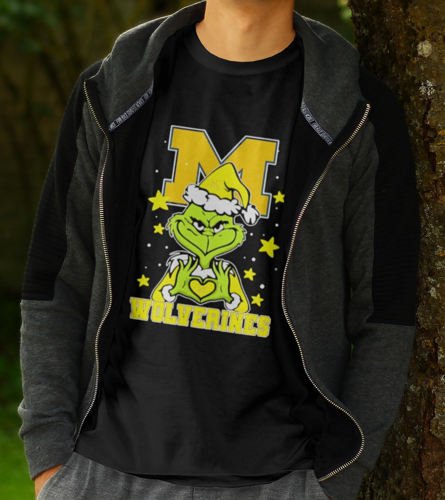 Michigan Wolverines Grinch Love Hands Christmas Football 2026 T-Shirt