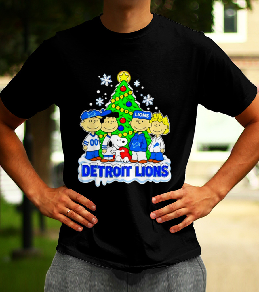 Peanuts Christmas Tree Detroit Lions Team Snoopy Woodstock T-Shirt