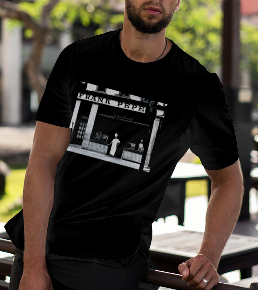 Frank Pepe Pizzeria Napoletana Storefront Scene With Visible Figures T-Shirt