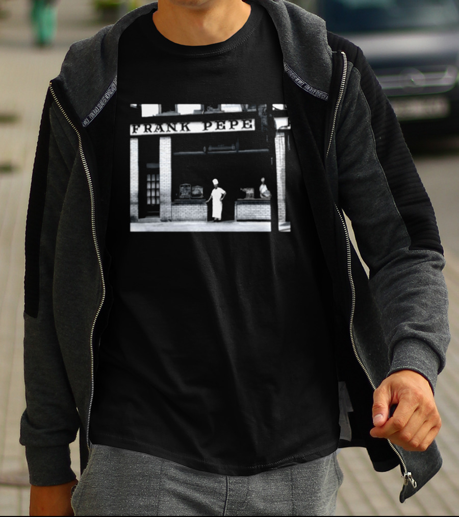 Frank Pepe Pizzeria Napoletana Storefront Scene With Visible Figures T-Shirt