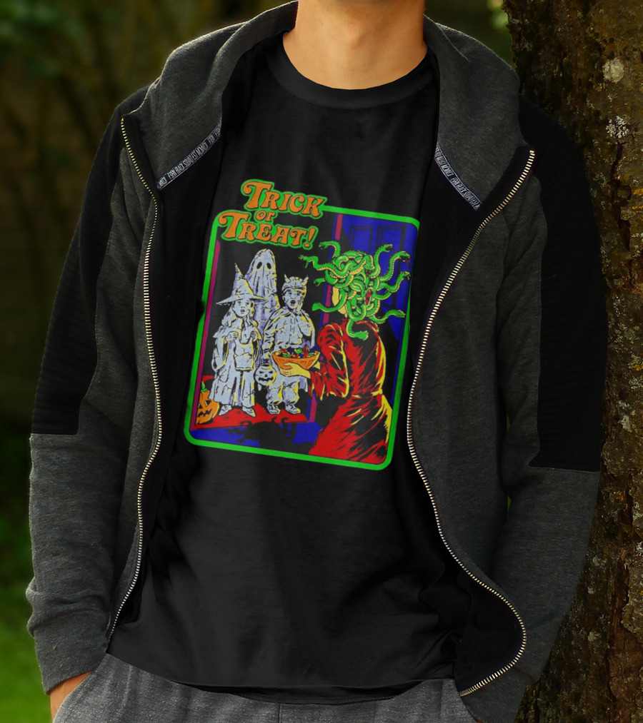 Trick Or Treat Medusa Halloween Retro Comic T-Shirt