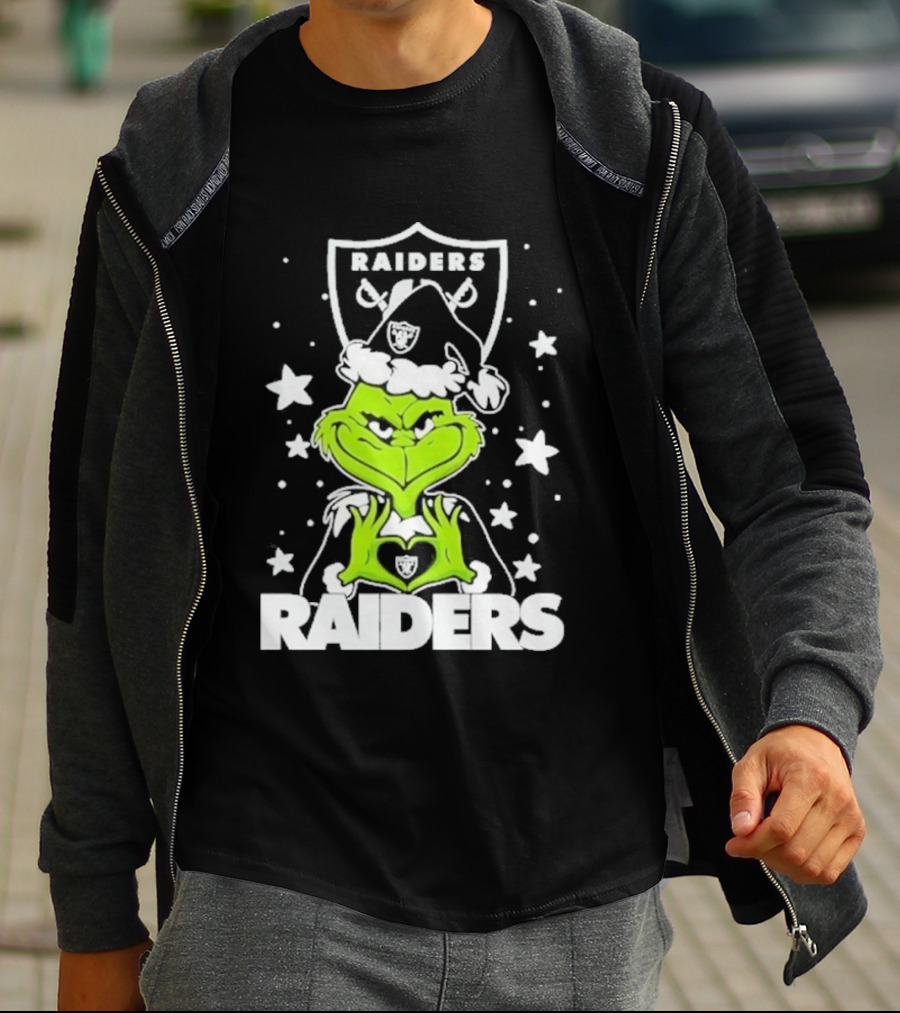 Las Vegas Raiders Grinch Love Hands Christmas Football 2026 T-Shirt
