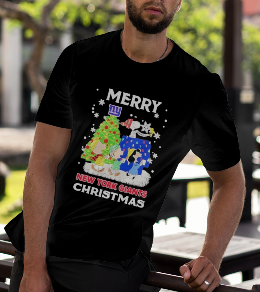 New York Giants Peanuts Merry Christmas 2026 Snoopy Woodstock Charlie Brown T-Shirt