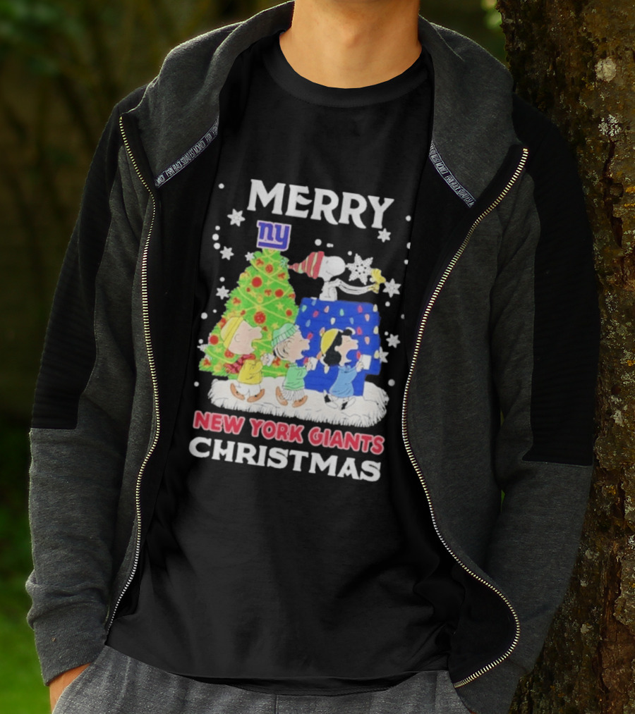 New York Giants Peanuts Merry Christmas 2026 Snoopy Woodstock Charlie Brown T-Shirt