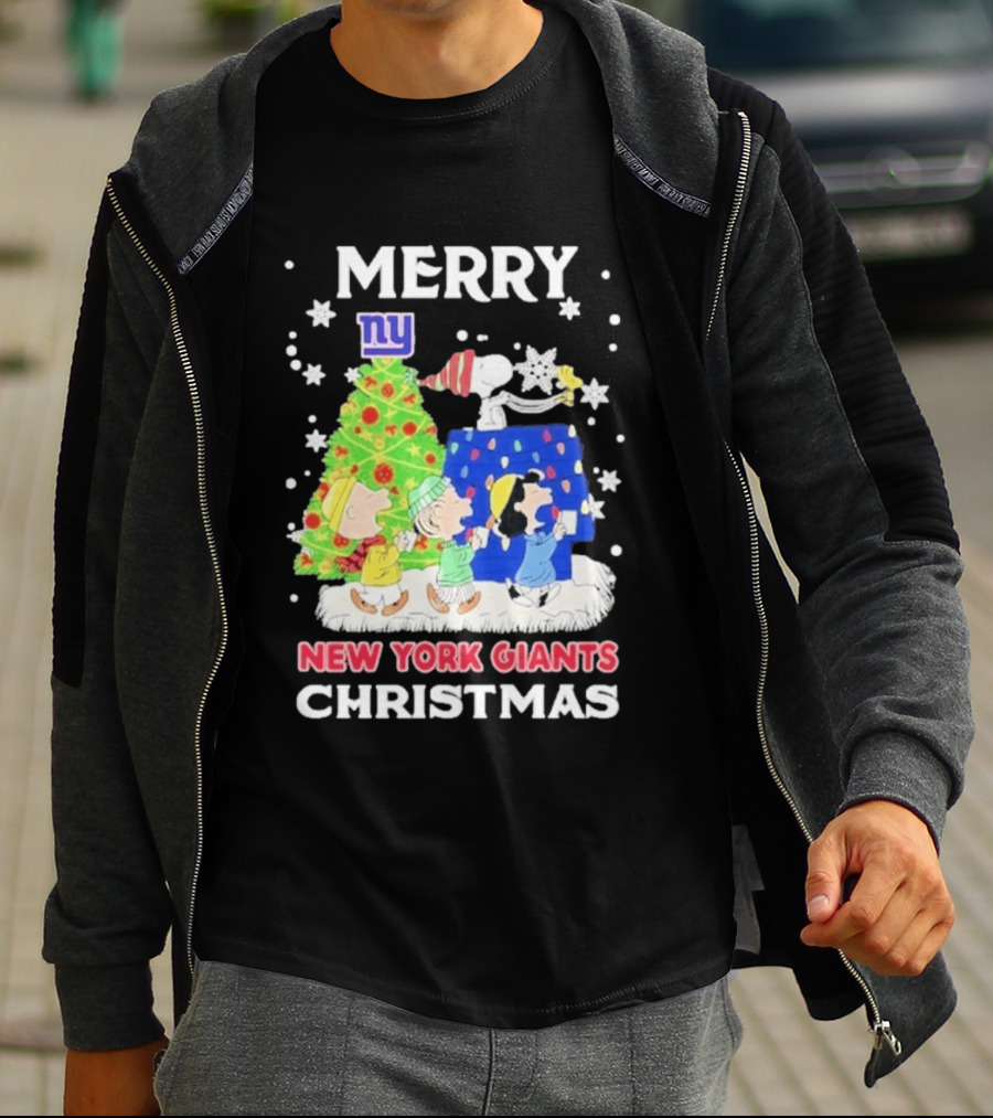 New York Giants Peanuts Merry Christmas 2026 Snoopy Woodstock Charlie Brown T-Shirt