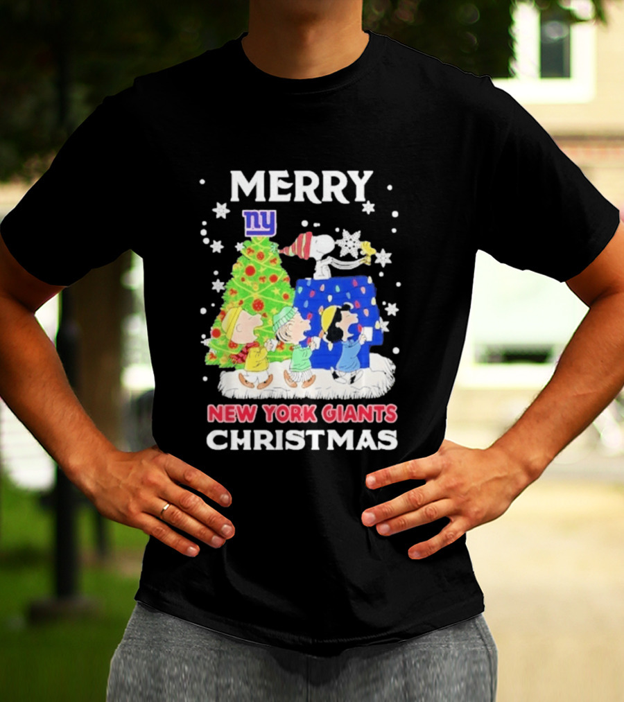 New York Giants Peanuts Merry Christmas 2026 Snoopy Woodstock Charlie Brown T-Shirt