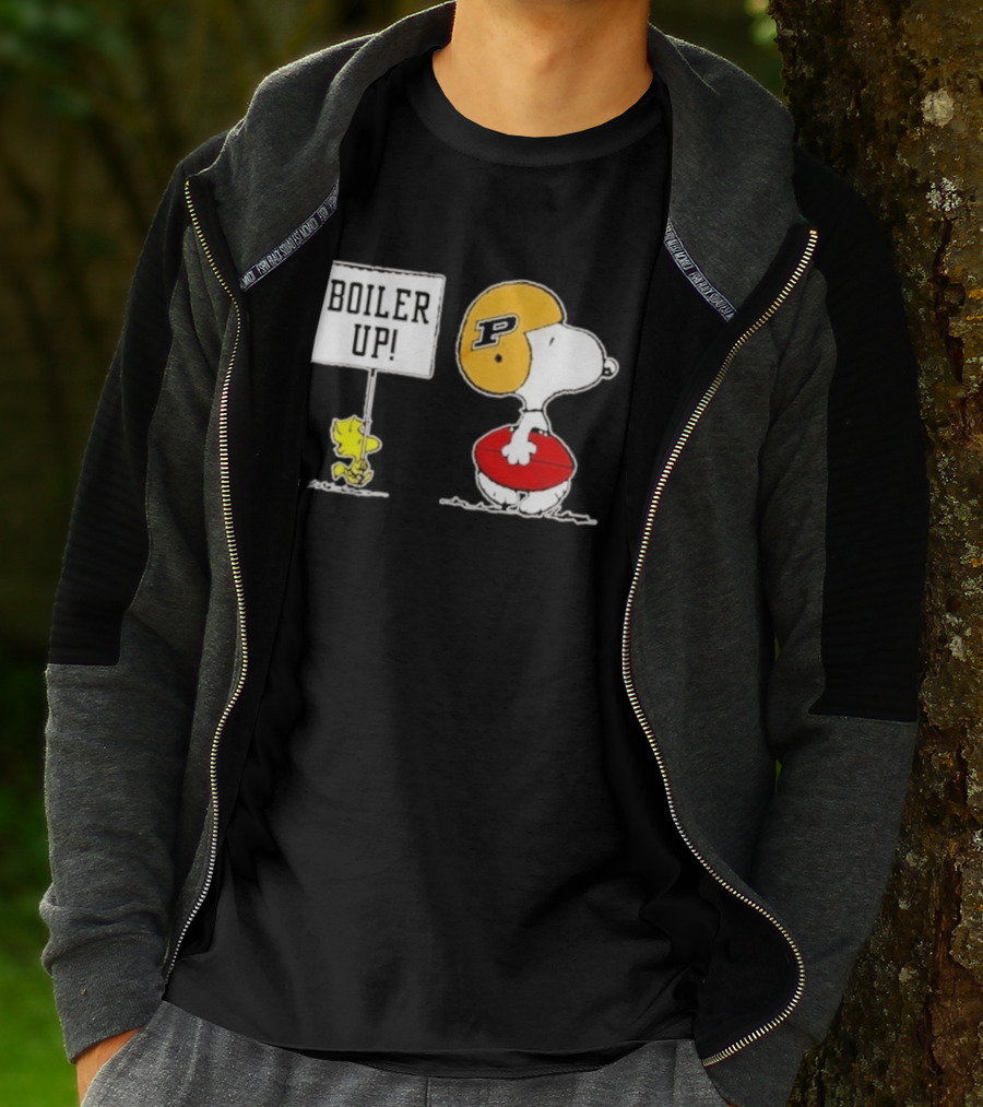 Snoopy And Woodstock Boiler Up Purdue Boilermakers Football P Helmet Peanuts Characters Holding Football T-Shirt