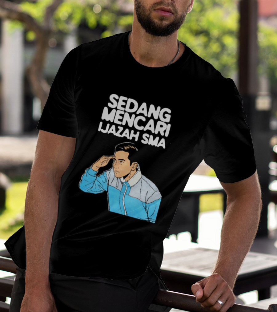 Sedang Mencari Ijazah SMA Man In Blue Jacket Visual T-Shirt