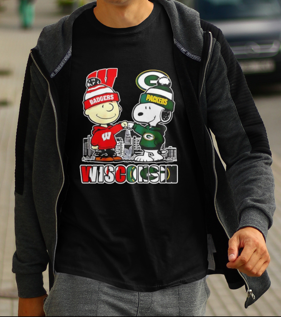 Peanuts Wisconsin Badgers Packers Wisconsin Snoopy Charlie Brown T-Shirt