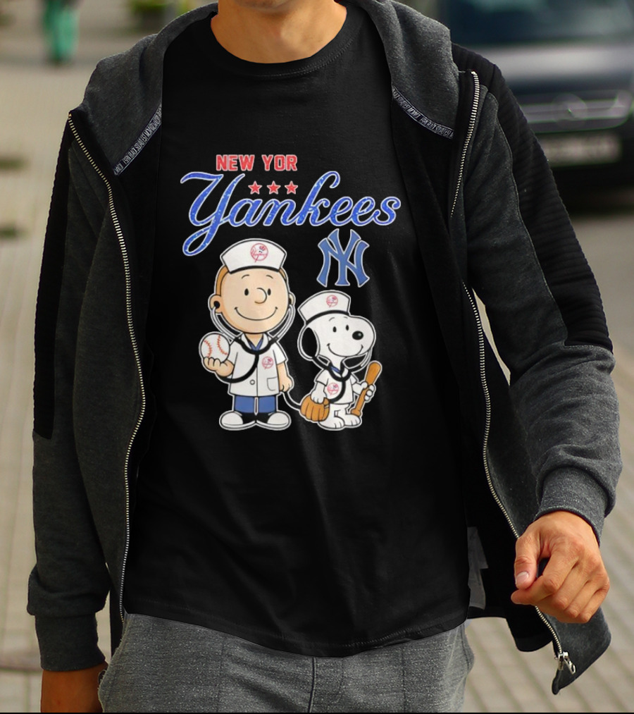 New York Yankees Charlie Brown Snoopy Nurse Peanuts T-Shirt