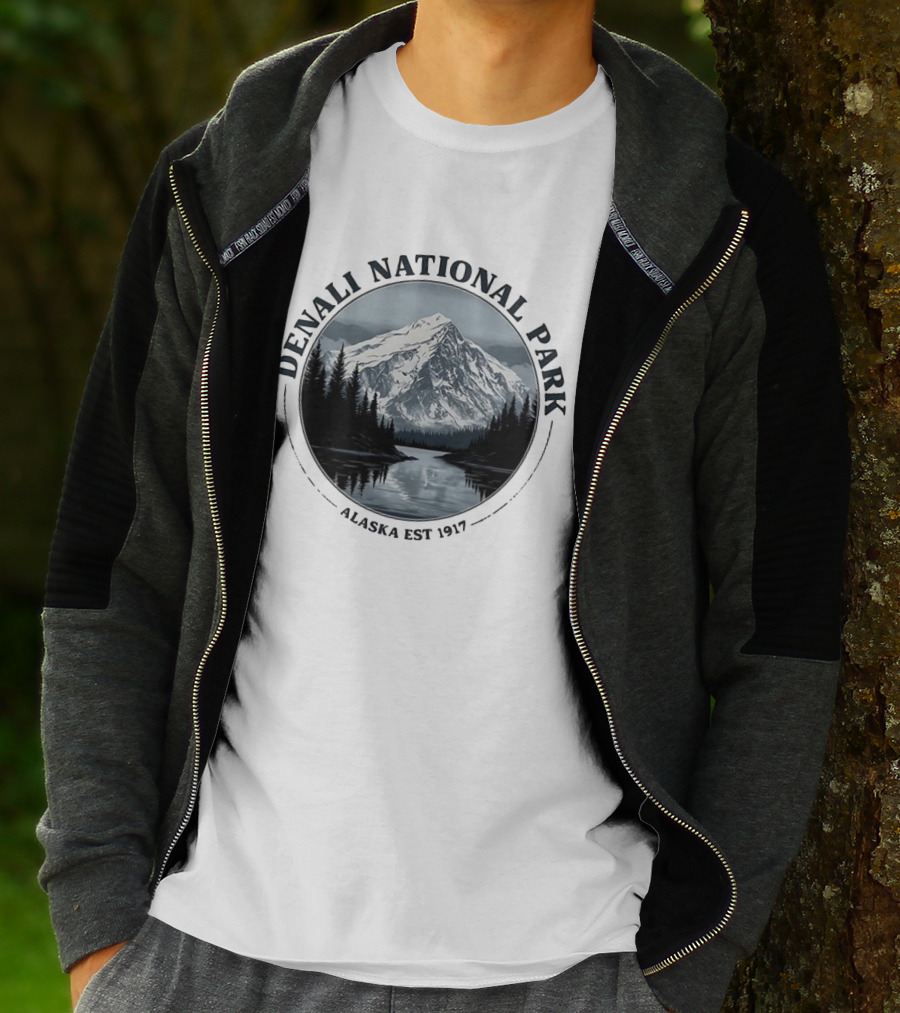 Denali National Park Alaska Est 1917 Majestic Mountain Landscape T-Shirt