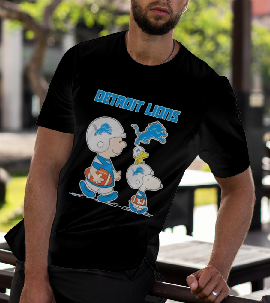 Detroit Lions Snoopy Charlie Brown NFL Football Peanuts Collaboration T-Shirt