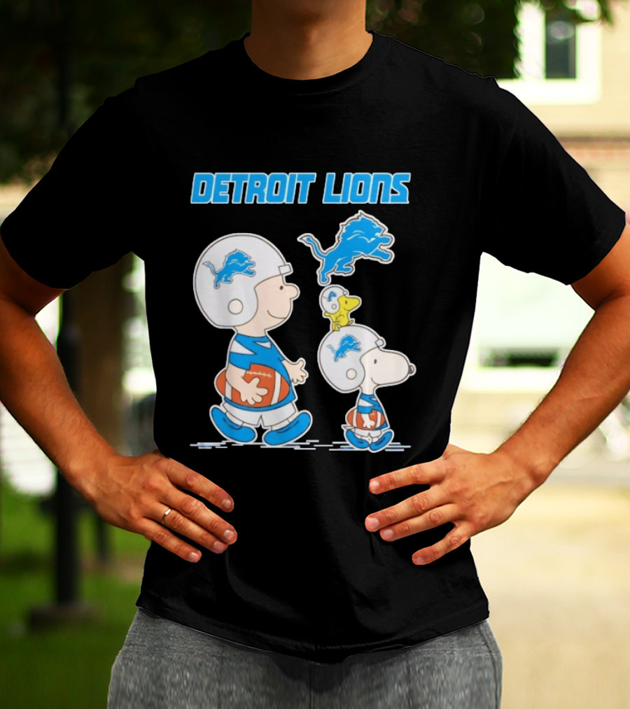 Detroit Lions Snoopy Charlie Brown NFL Football Peanuts Collaboration T-Shirt