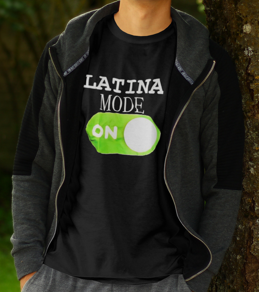 Latina Mode On Switch Green Circle T-Shirt