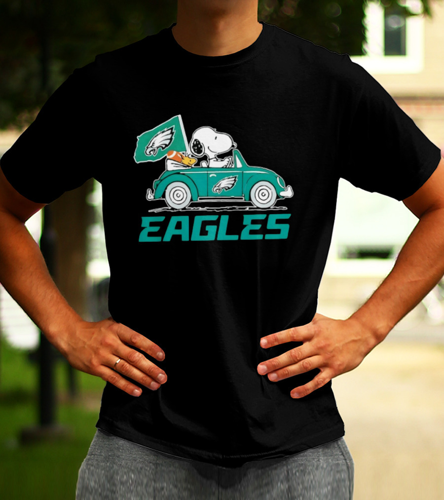 Snoopy Woodstock Driving Car With Philadelphia Eagles Flag EAGLES T-Shirt