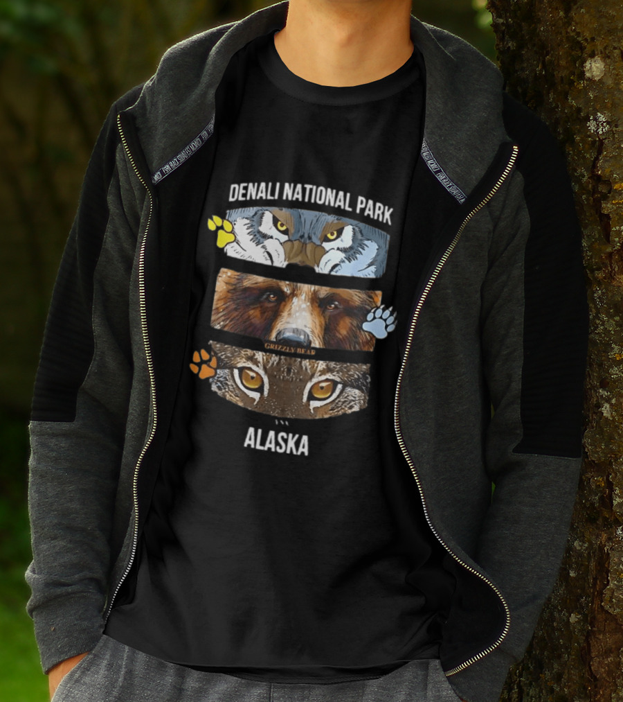 Denali National Park Alaska Wolf Grizzly Bear Wildlife T-Shirt