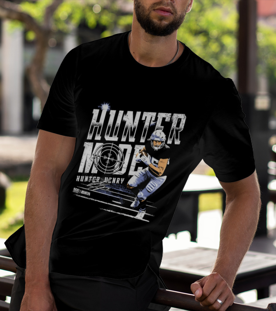 Hunter Henry Hunter Mode New England Patriots Target Accuracy Football T-Shirt