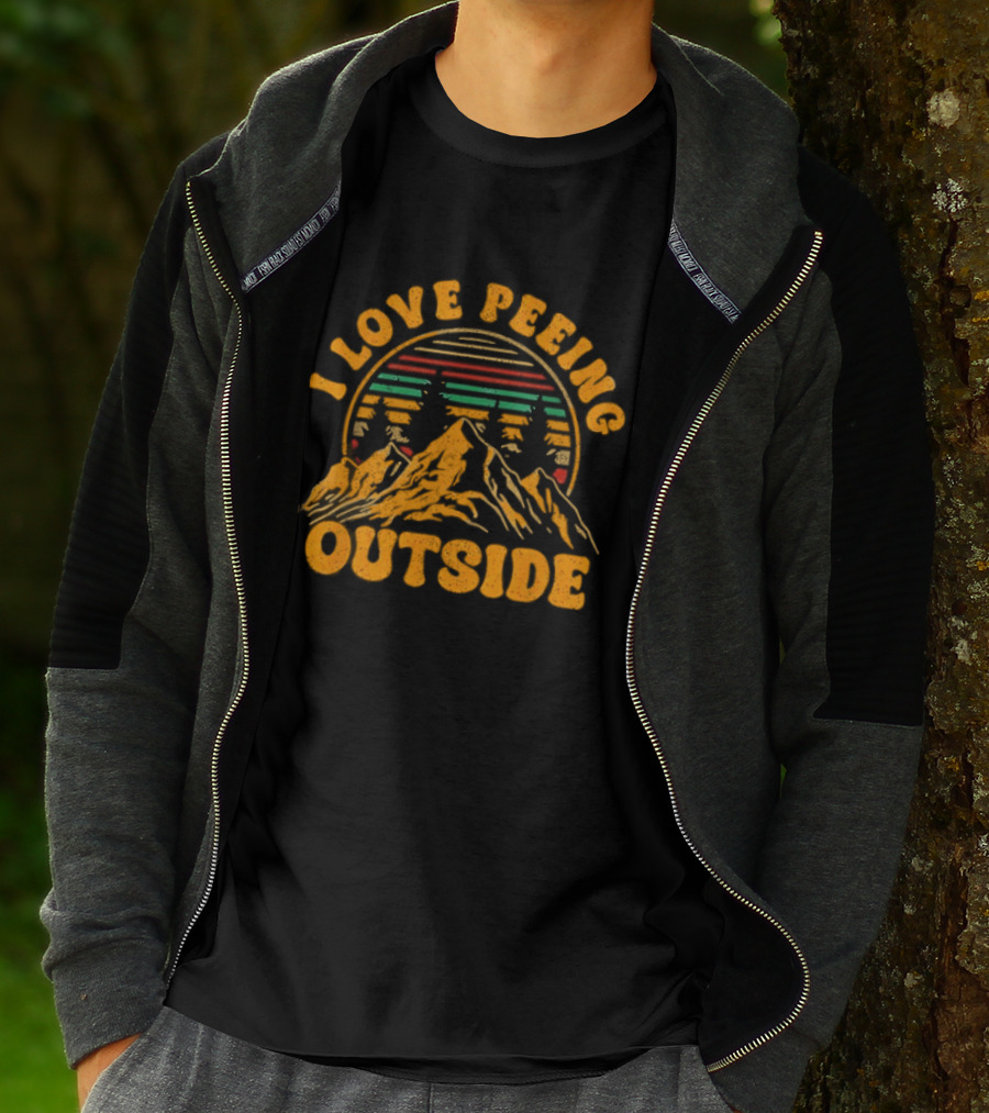 I Love Peeing Outside Retro Mountain Camping Adventure T-Shirt