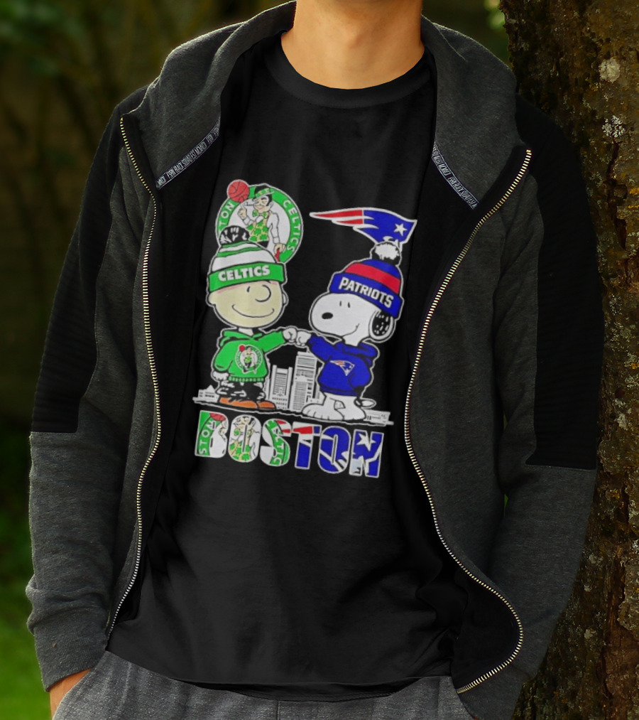 Charlie Brown Snoopy Celtics Patriots Boston Fist Bump T-Shirt