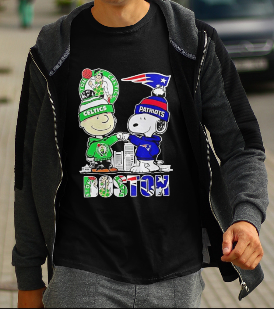 Charlie Brown Snoopy Celtics Patriots Boston Fist Bump T-Shirt