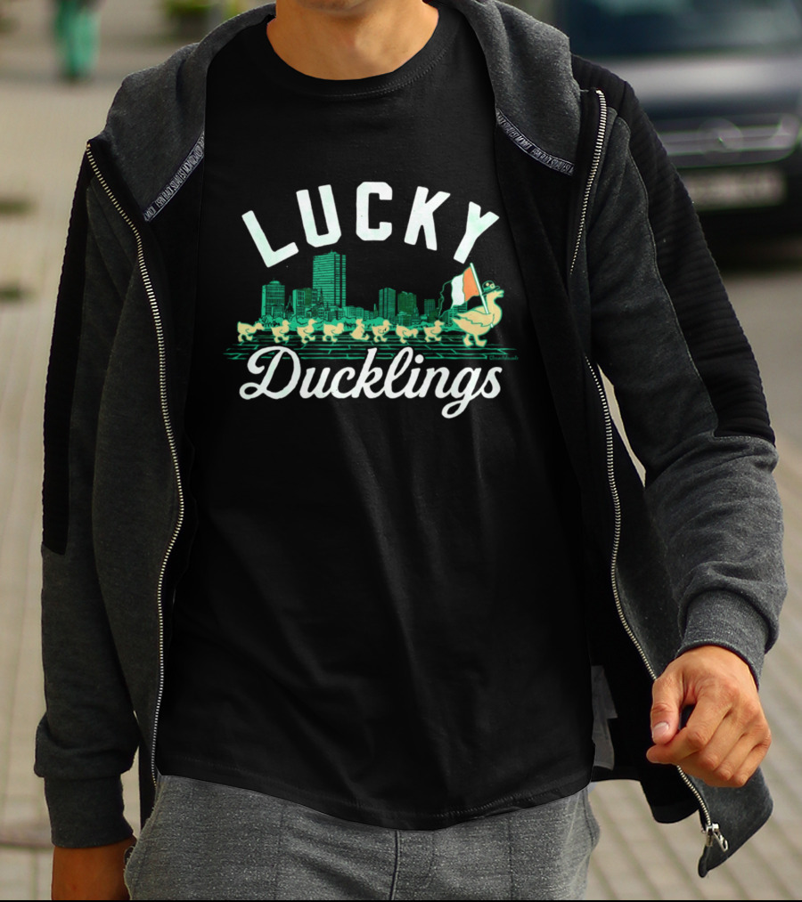 Boston Lucky Ducklings Irish Flag St Patrick's Day Skyline T-Shirt