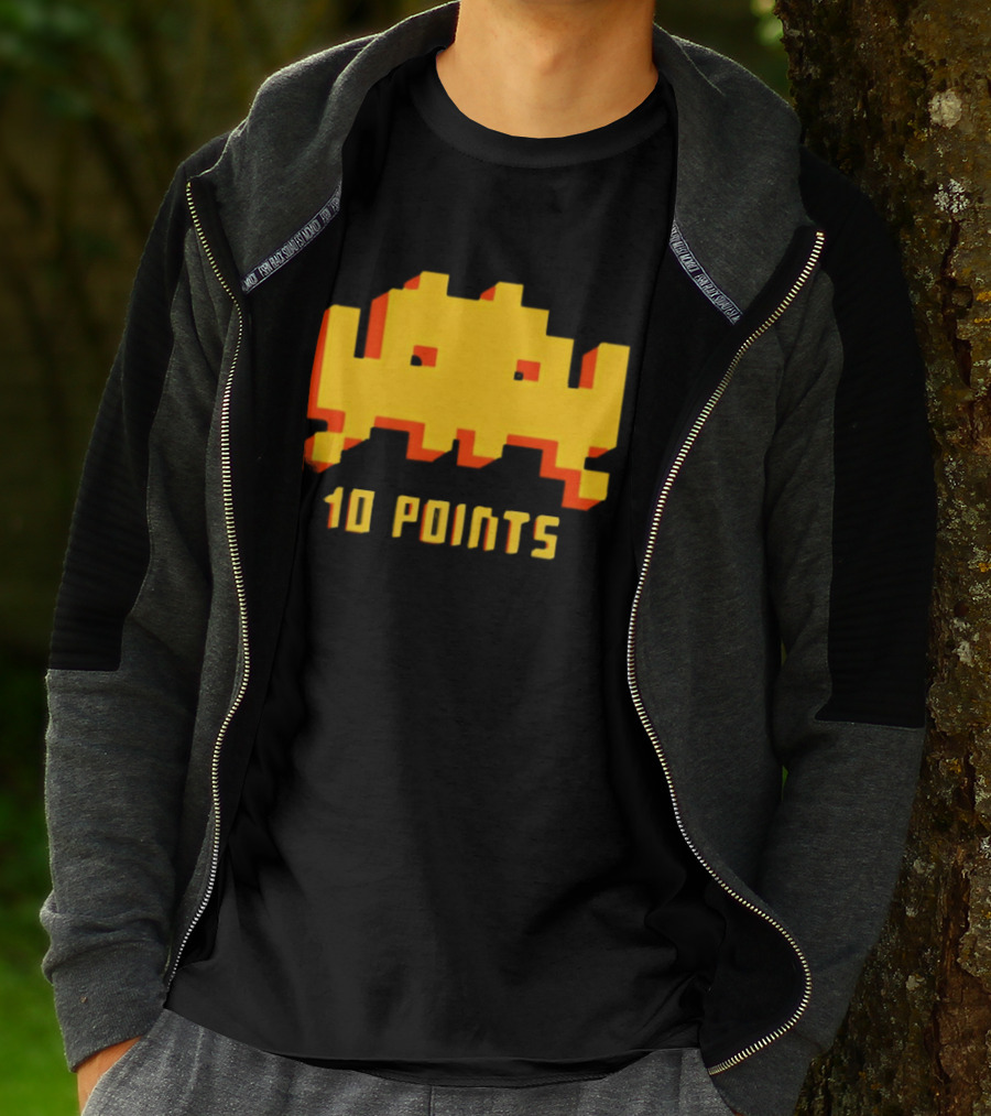 Roy IT Crowd Space Invader 10 Points Game Reference T-Shirt