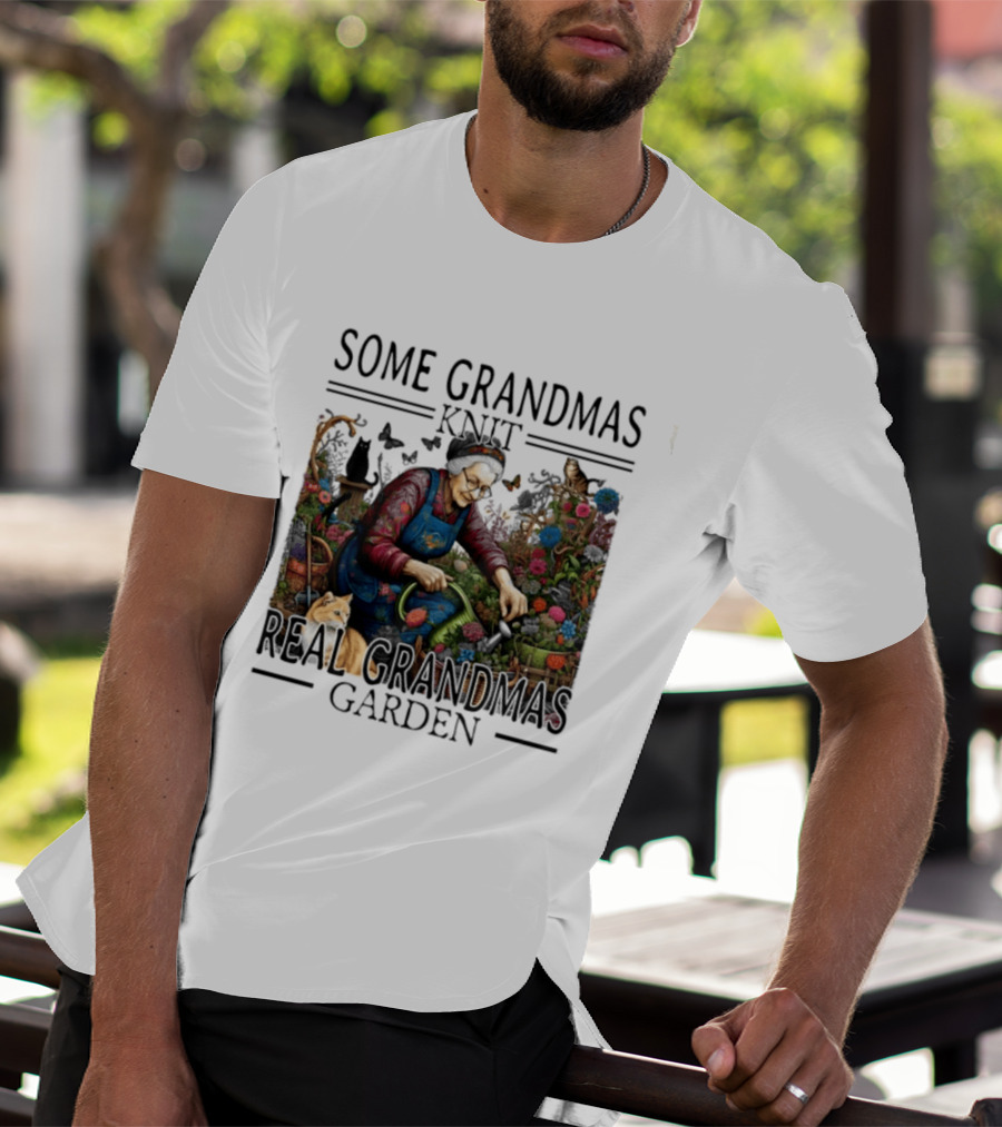 Some Grandmas Knit Real Grandmas Garden Flowers Roses Watering Can Cat T-Shirt
