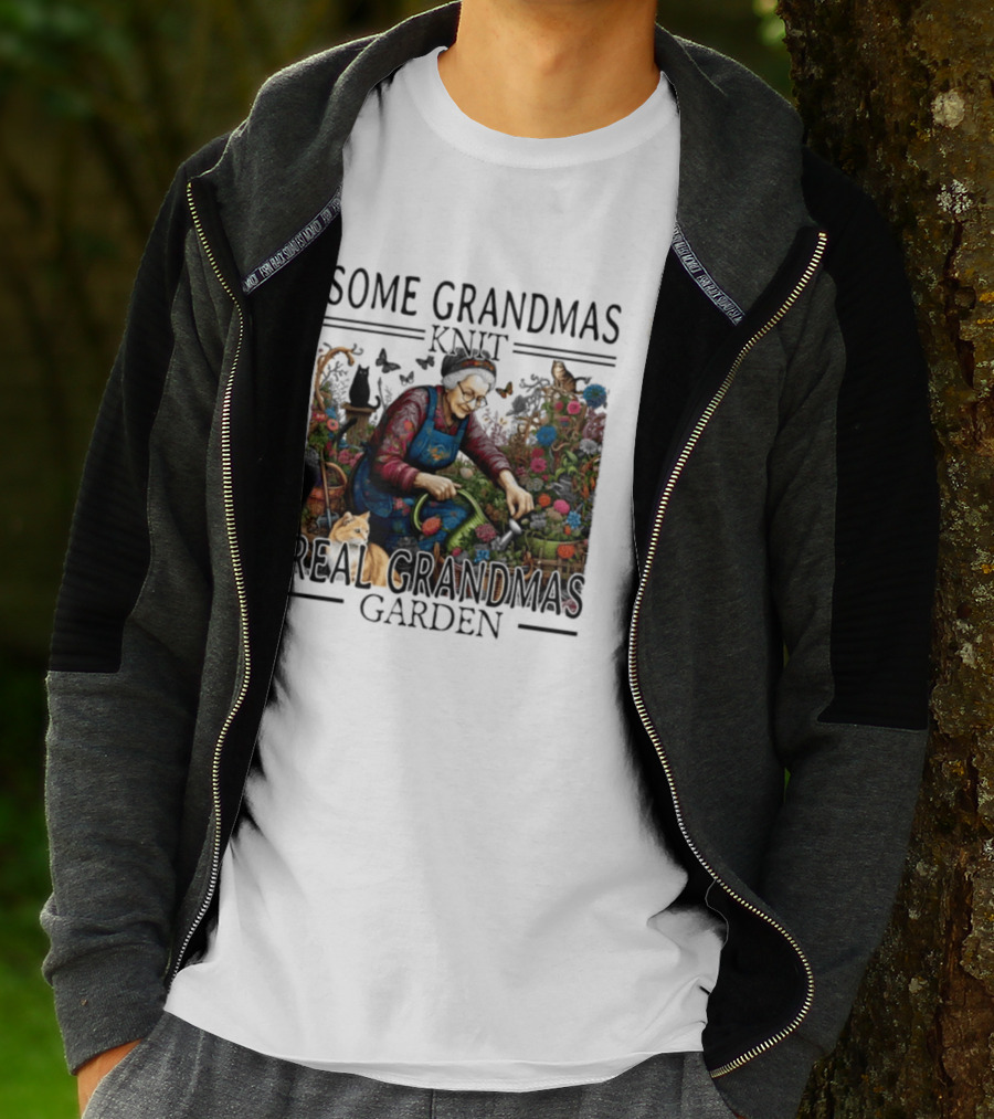 Some Grandmas Knit Real Grandmas Garden Flowers Roses Watering Can Cat T-Shirt