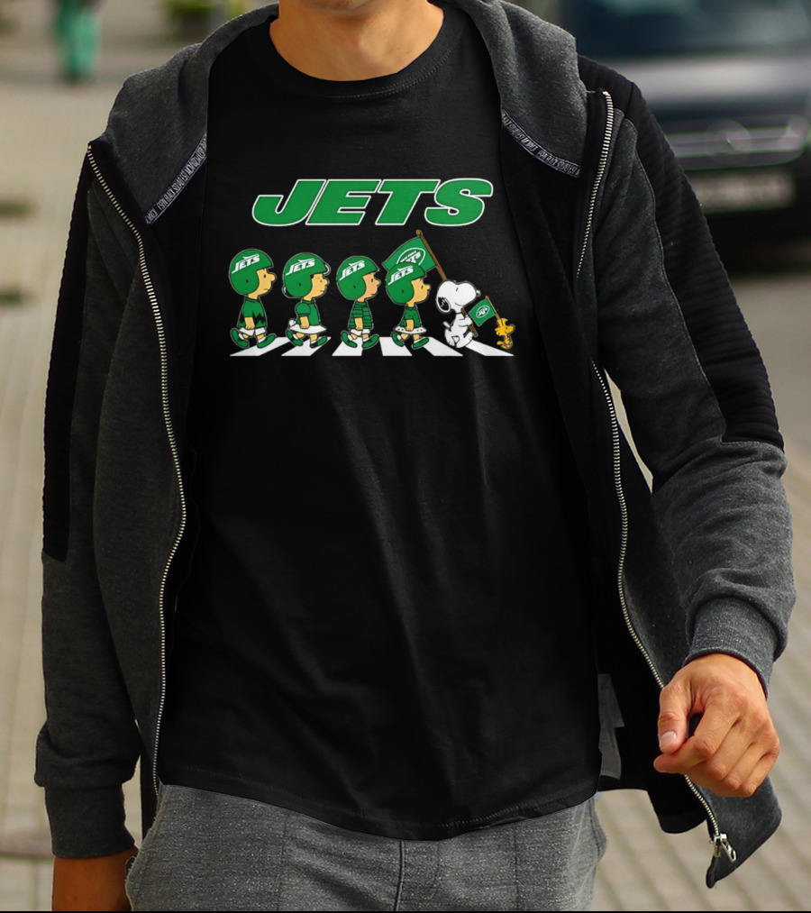 Peanuts New York Jets Snoopy Woodstock Football Abbey Road Parade T-Shirt