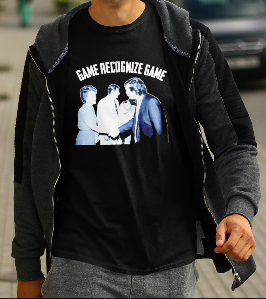 Game Recognize Game Donald Trump Shakes Hands With Ronald Reagan T-Shirt