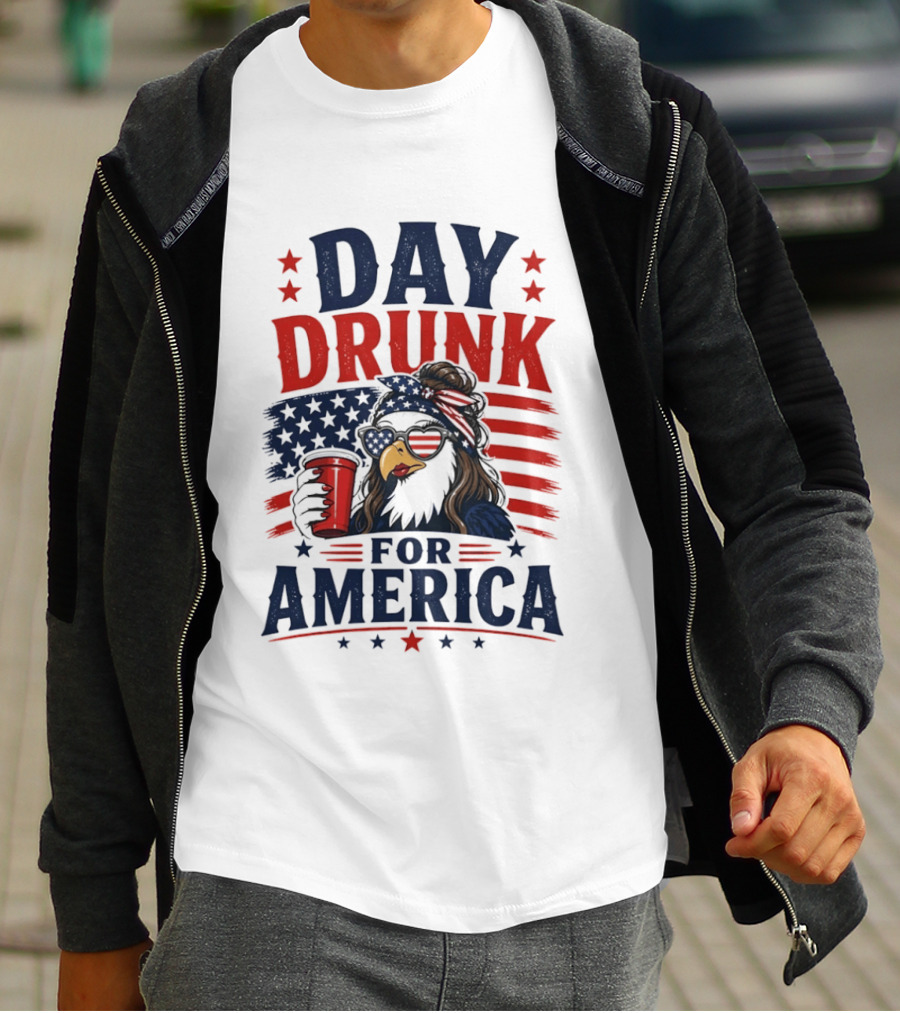 Day Drunk For America Patriotic Eagle With Flag And Red Cup T-Shirt