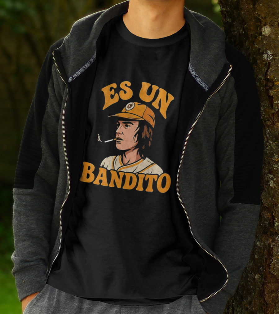 Es Un Bandito Smoking Vintage Baseball Aesthetic T-Shirt