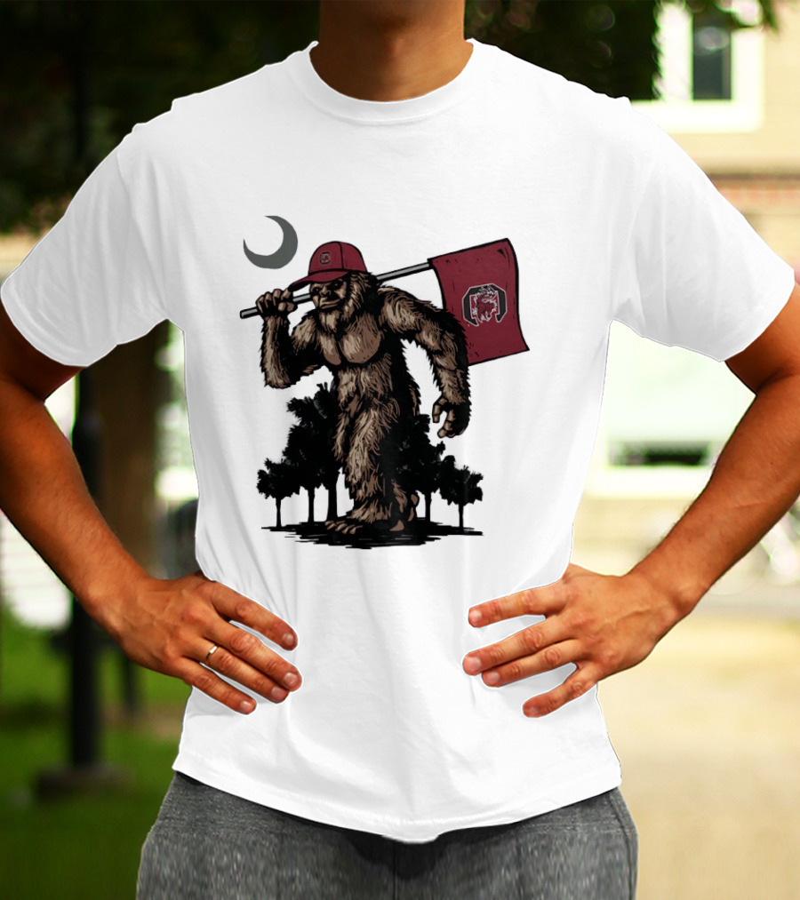 Bigfoot Carrying South Carolina Gamecocks Flag Under Moonlight T-Shirt