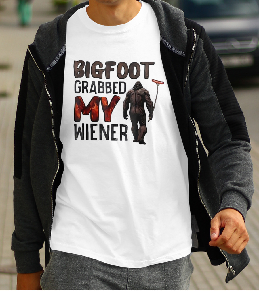 Bigfoot Grabbed My Wiener Hot Dog Meme T-Shirt