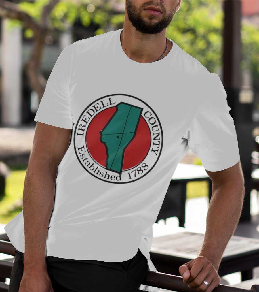 Iredell County North Carolina Emblem Established 1788 Circle Map Star T-Shirt