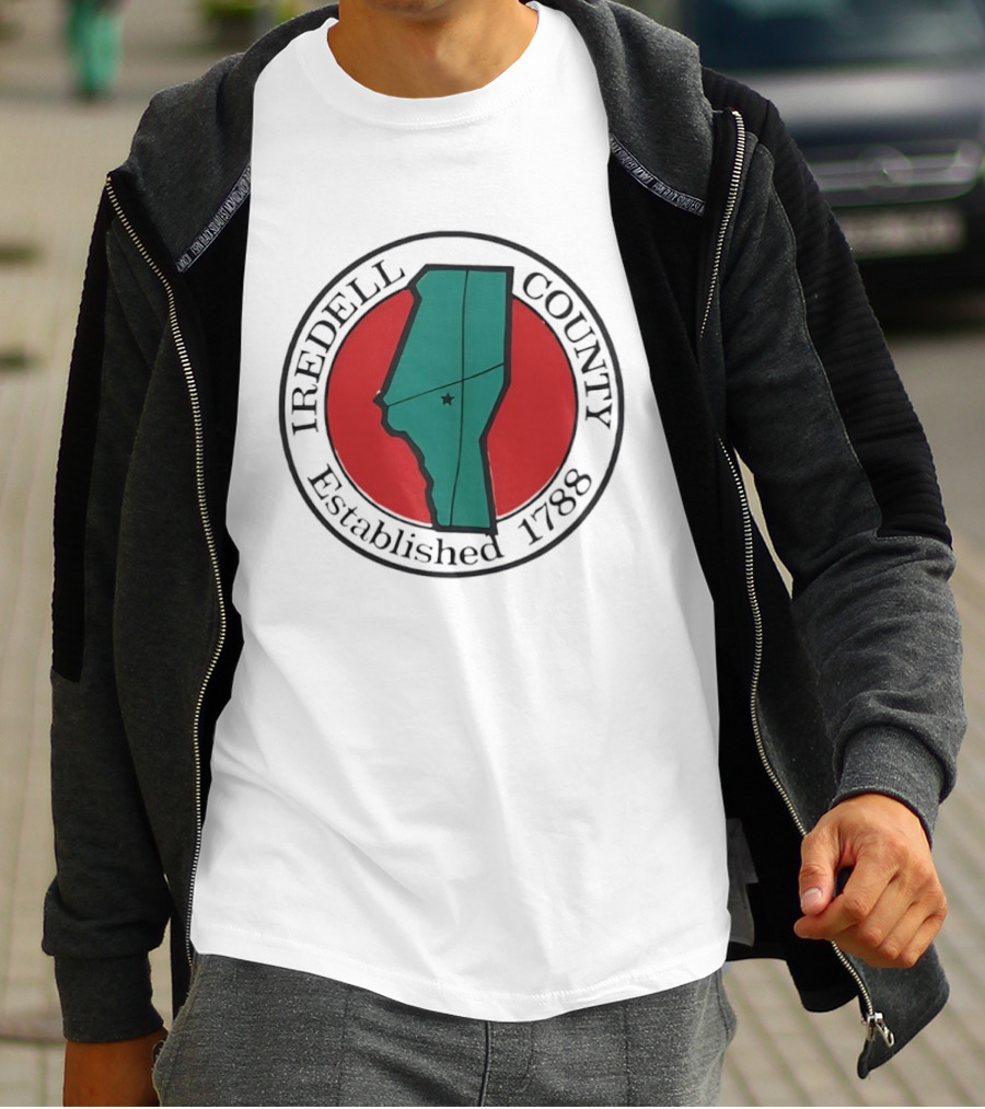 Iredell County North Carolina Emblem Established 1788 Circle Map Star T-Shirt