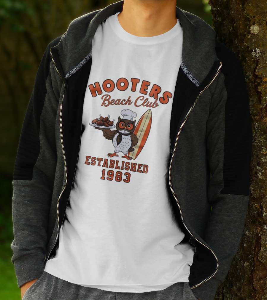 Hooters Beach Club Own Chef Chicken Legs Surfing Owl Established 1983 T-Shirt