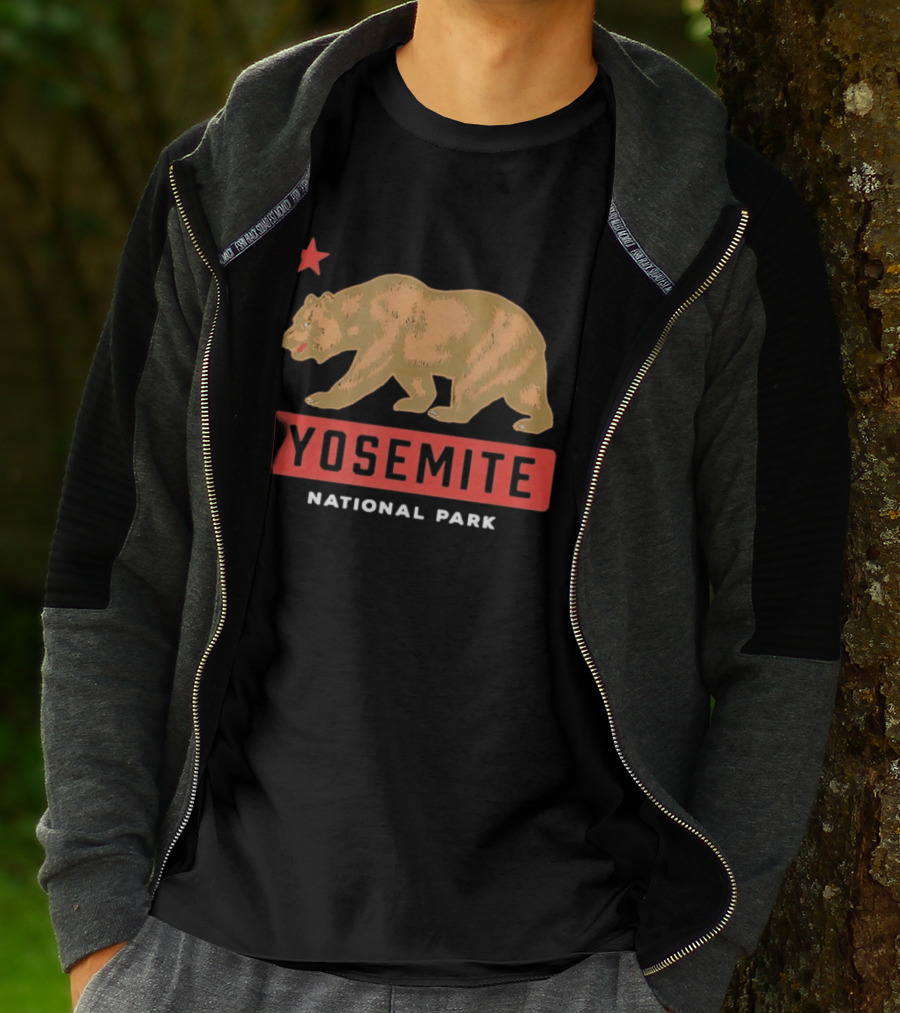 Yosemite Bear California Republic National Park Established 1890 T-Shirt