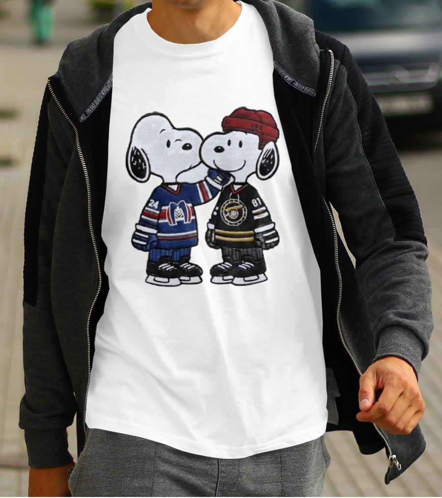 Snoopy Shane Hollander Kissing Ilya Rozanov Hockey LGBT Peanuts Charlie Brown Ice Hockey Romance Cartoon T-Shirt
