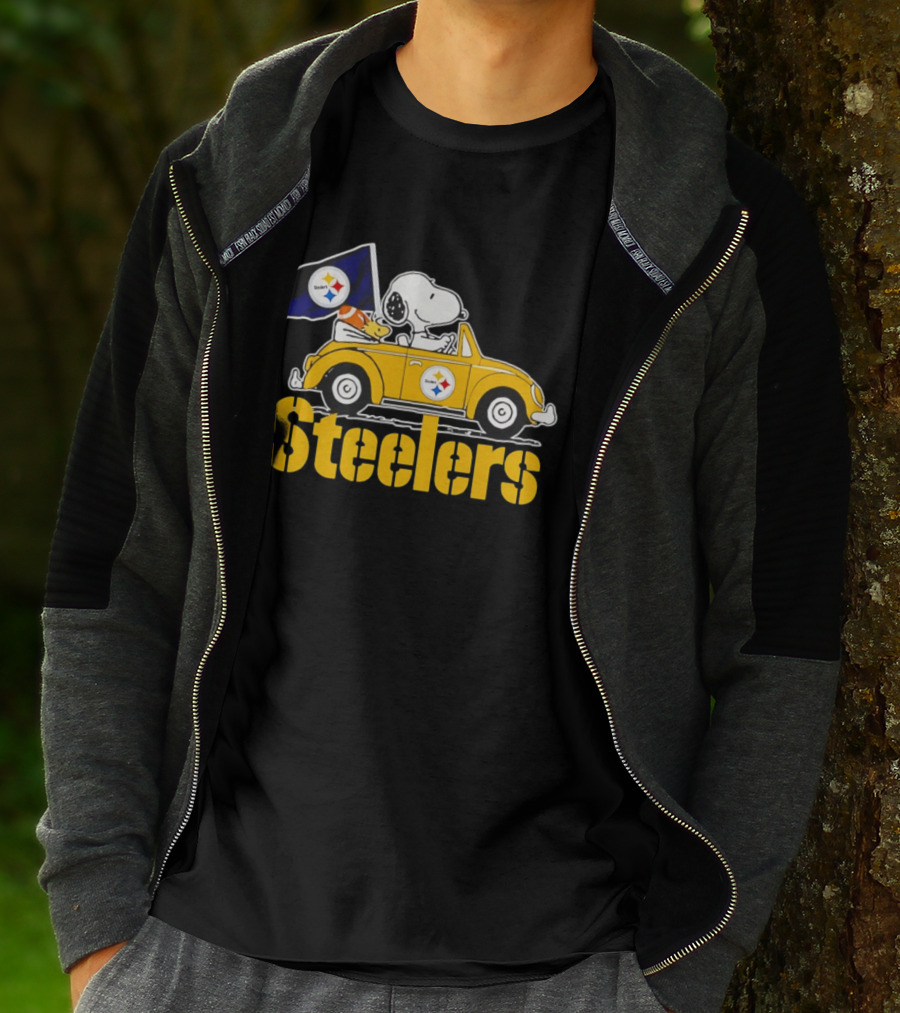 Pittsburgh Steelers Snoopy Woodstock Driving Yellow Car T-Shirt