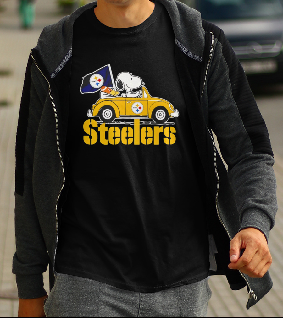Pittsburgh Steelers Snoopy Woodstock Driving Yellow Car T-Shirt