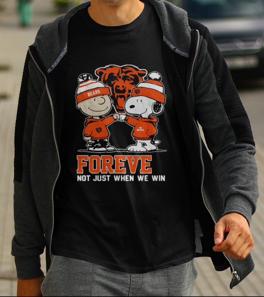 Snoopy Charlie Brown Chicago Bears Football Forever Not Just When We Win T-Shirt