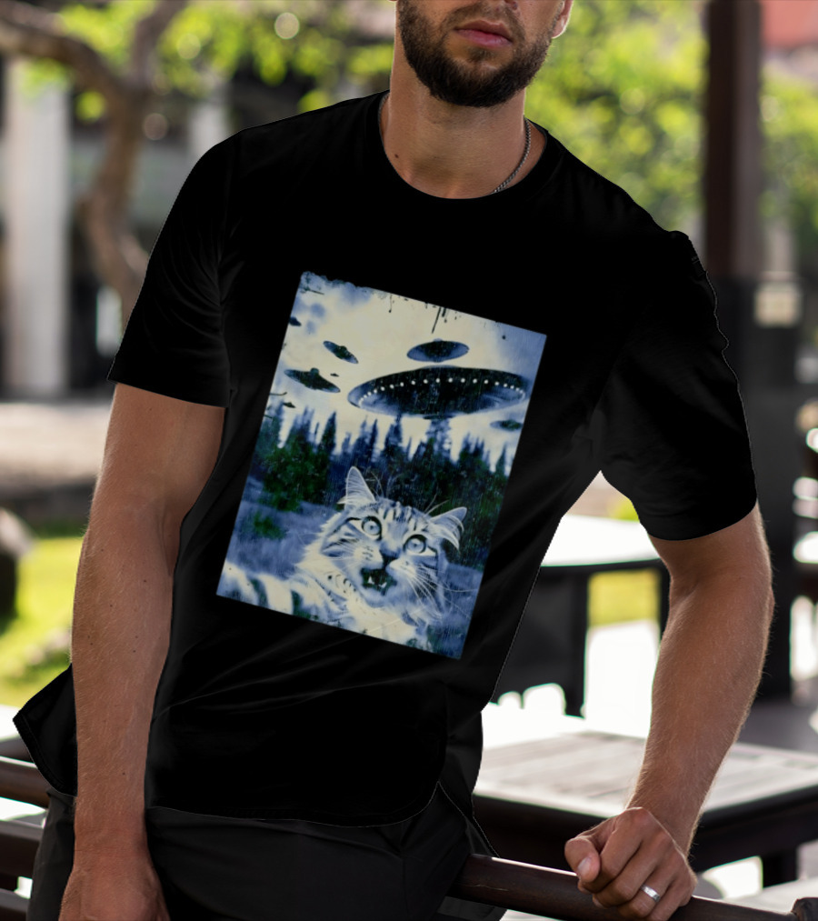 UFO Cat Extraterrestrial Surprise Scene T-Shirt