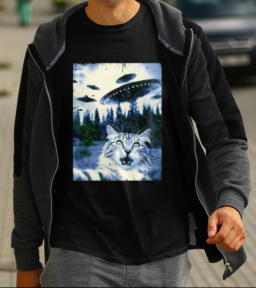 UFO Cat Extraterrestrial Surprise Scene T-Shirt