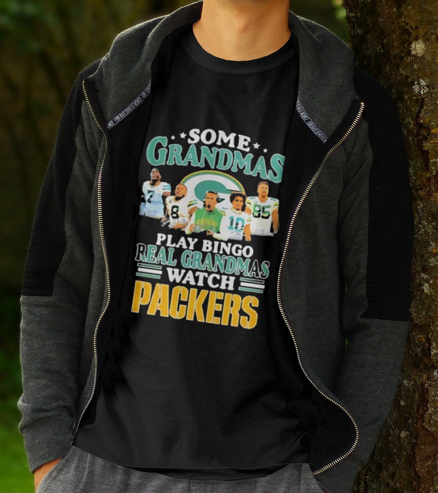 Some Grandmas Play Bingo Real Grandmas Packers T-Shirt