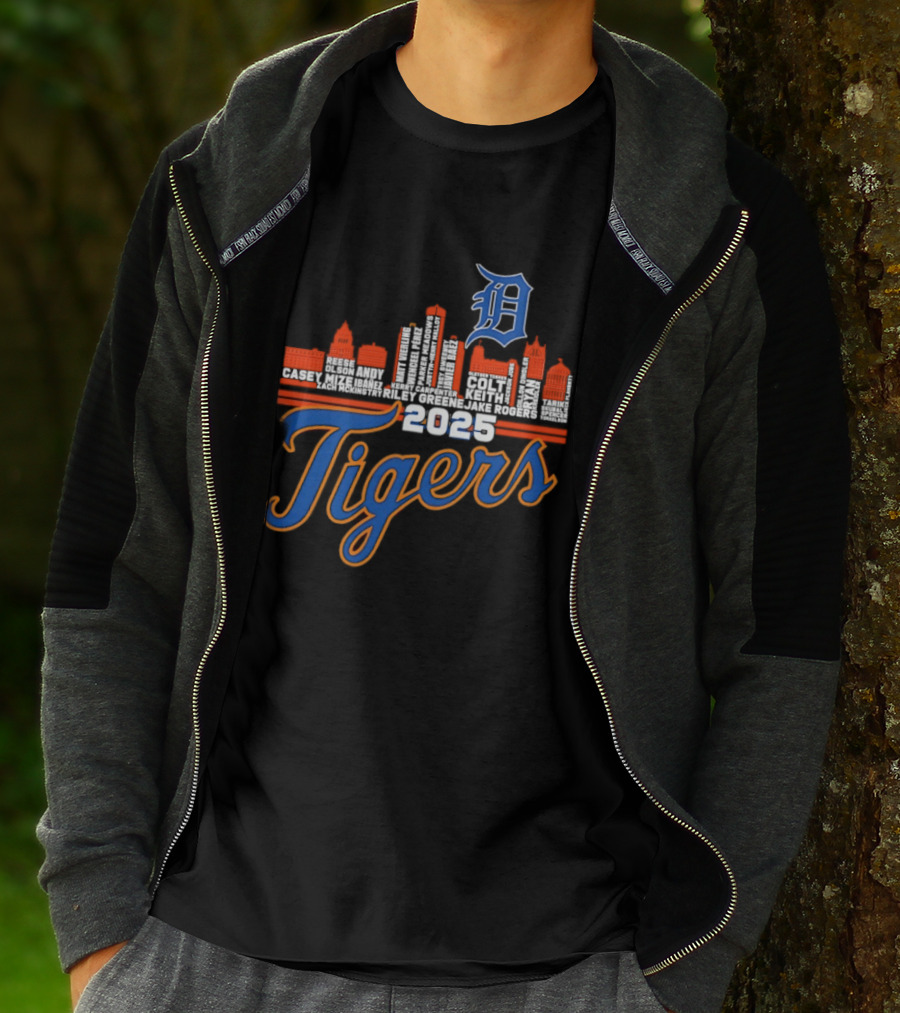 Detroit Tigers 2025 City Skyline Baseball Players T-Shirt