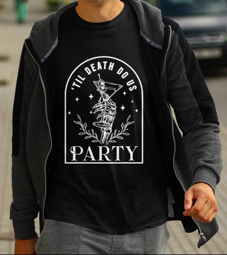 Skeleton Hand Halloween Bachelorette Party Till Death Do Us Party T-Shirt