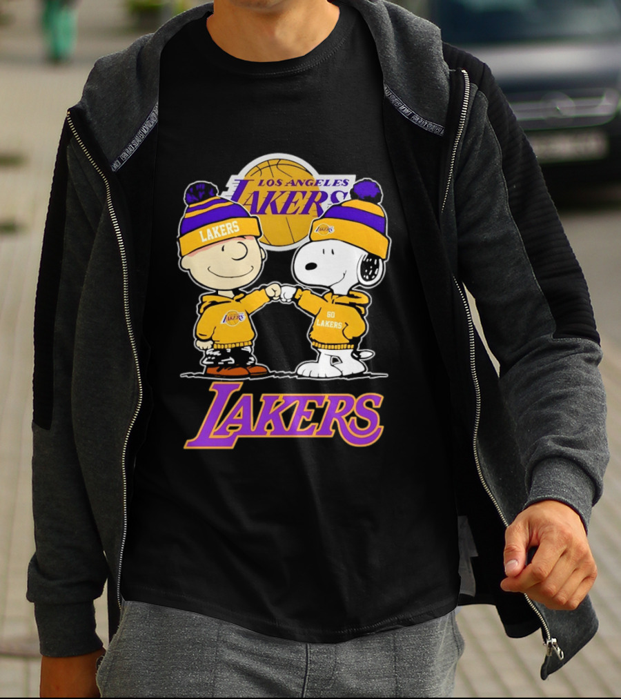 Charlie Brown Snoopy Fist Bump Los Angeles Lakers Basketball Fan Gear T-Shirt